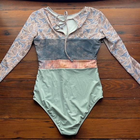 Seea Hermosa long sleeve multi-print surf beach one piece swimsuit - Picture 6 of 6